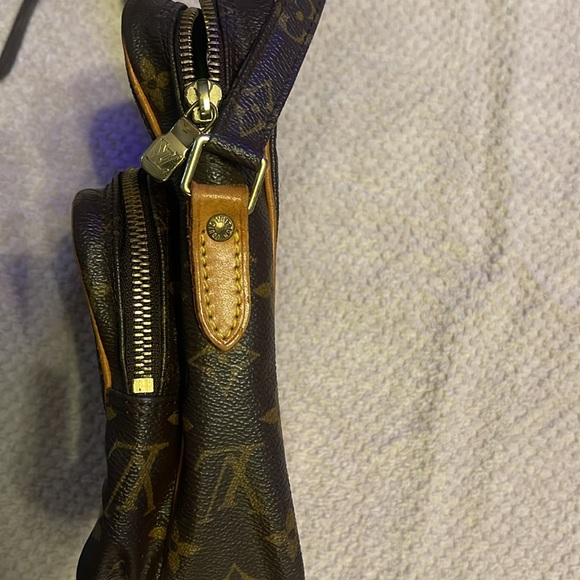 AUTHENTIC LOUIS VUITTON DANUBE CROSSBODY WITH COA FROM ENTRUPY - Picture 7 of 10